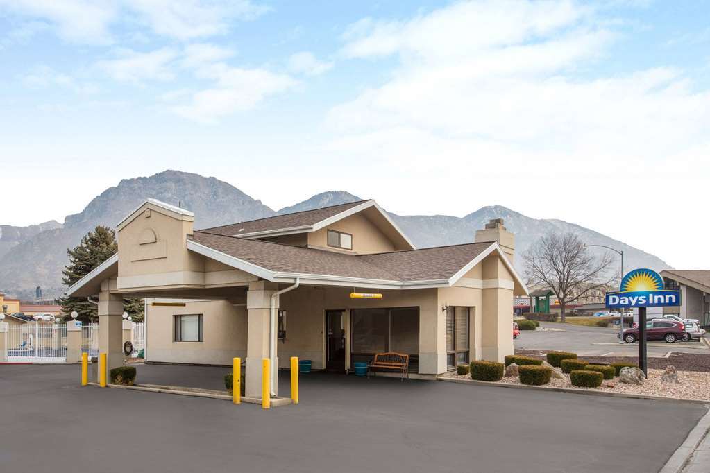 Days Inn By Wyndham Provo Exterior photo